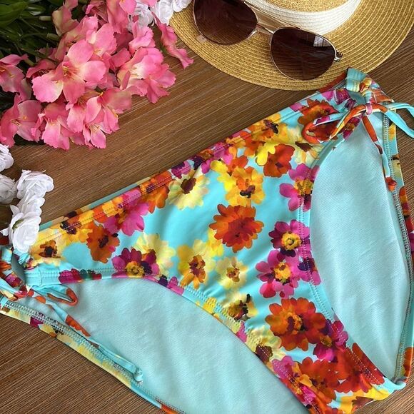 Kenneth Cole Watercolor Flowers Tie Sides Bikini Bottom Size Medium - Picture 9 of 9